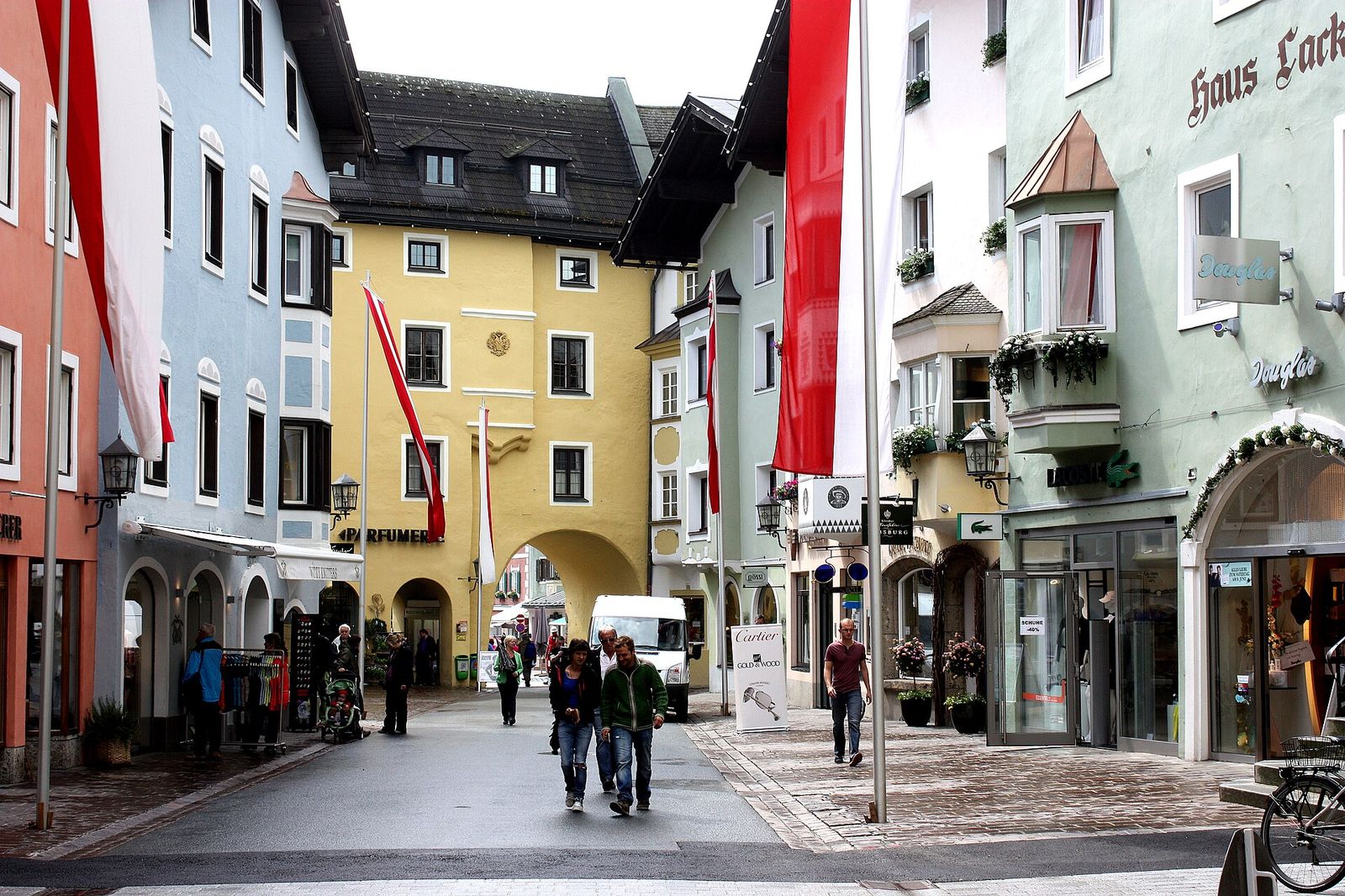 Kitzbühel, the street Vorderstadt and the gatehouse