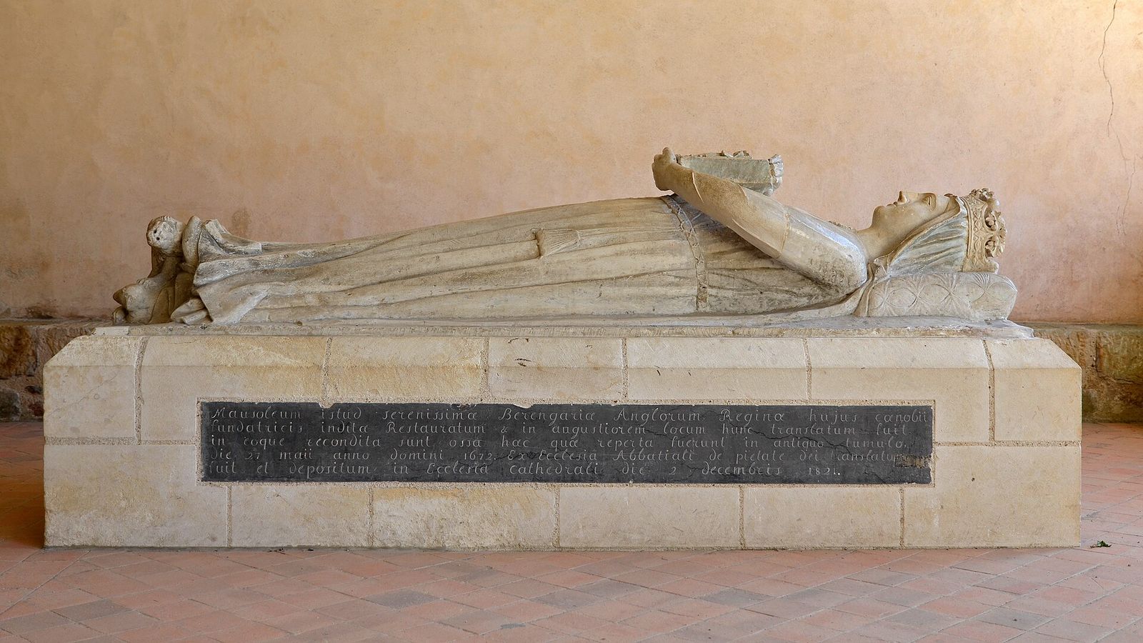 Effigy of Berengaria of Navarre in the chapter house of Épau abbey - Yvré-l'Évêque, Sarthe, France, Le Mans