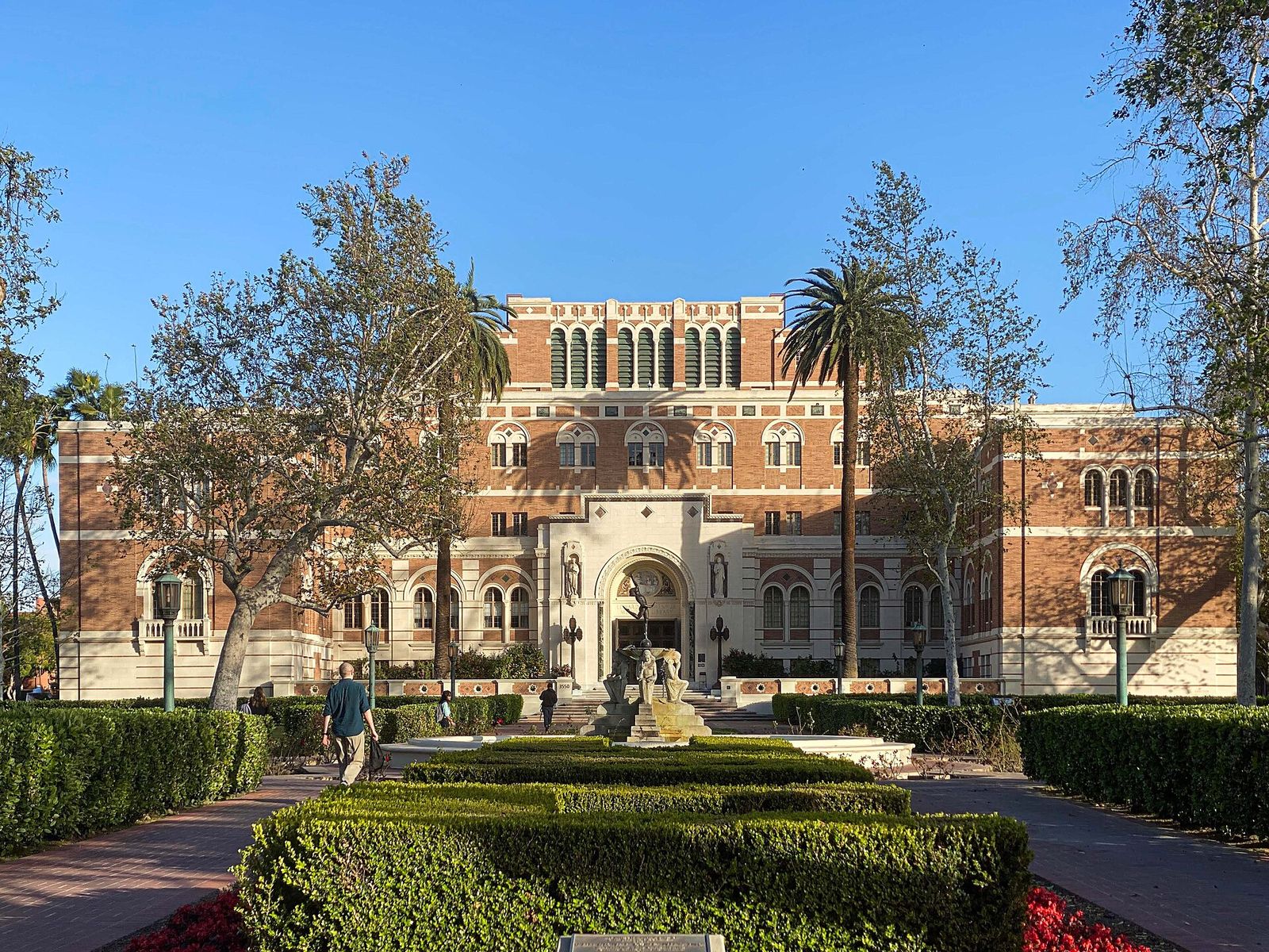 The Doheny Memorial Library at the University of Southern California campus in Los Angeles