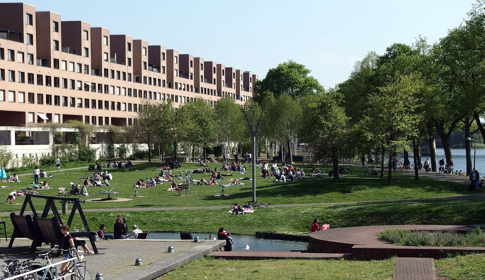 In Maastricht; Céramique; Charles Eyckpark