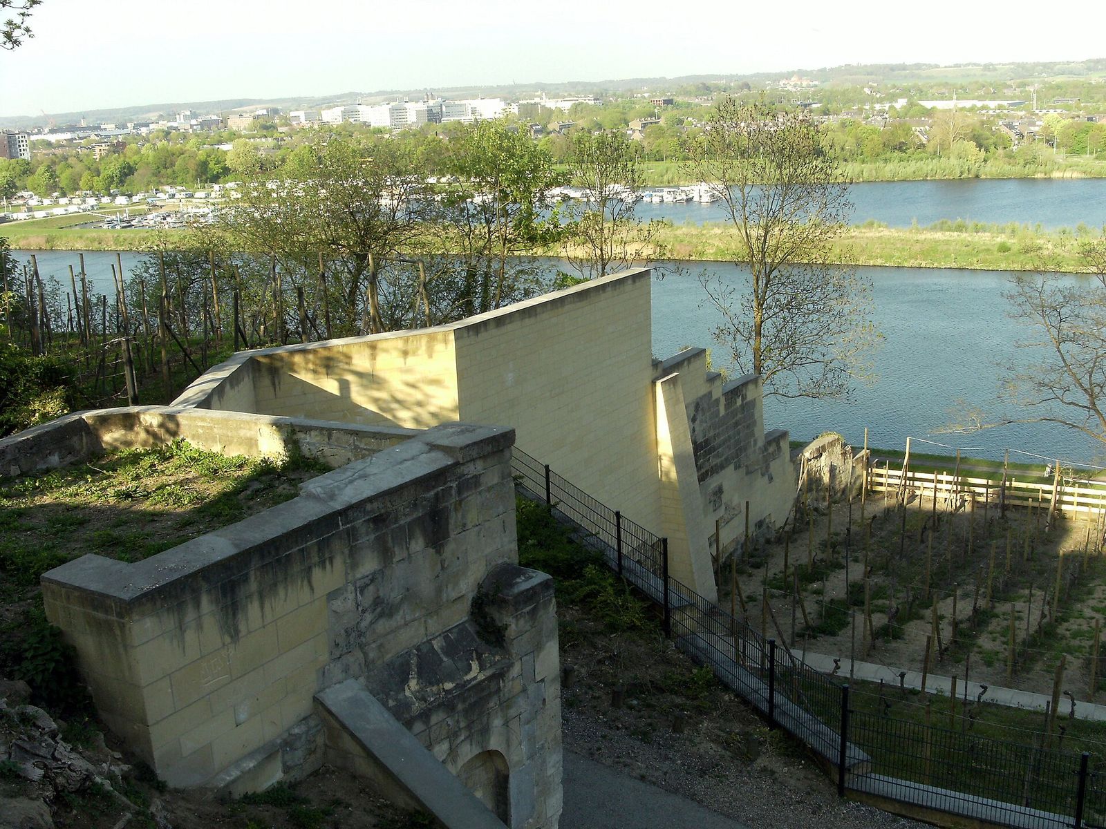 In Maastricht; Slavante