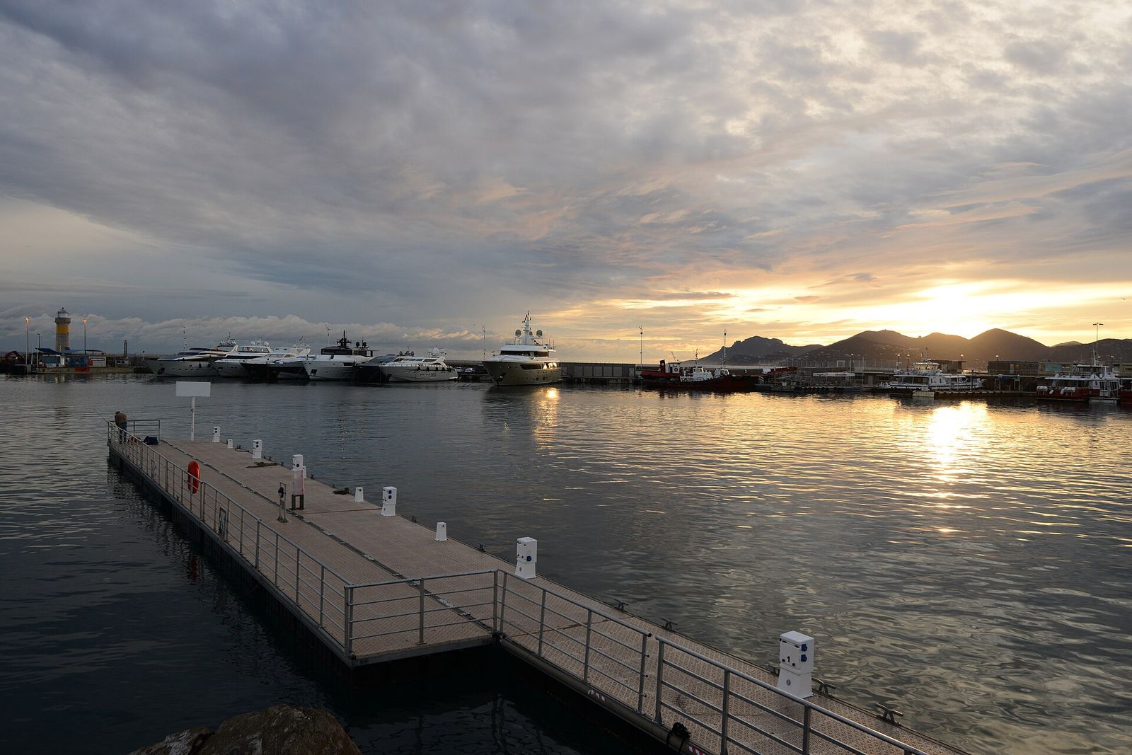 Located in the heart of the glamorous city of Cannes —close to the Palais du Festival and famous Croisette walk— the Vieux, Cannes Yachting Festival