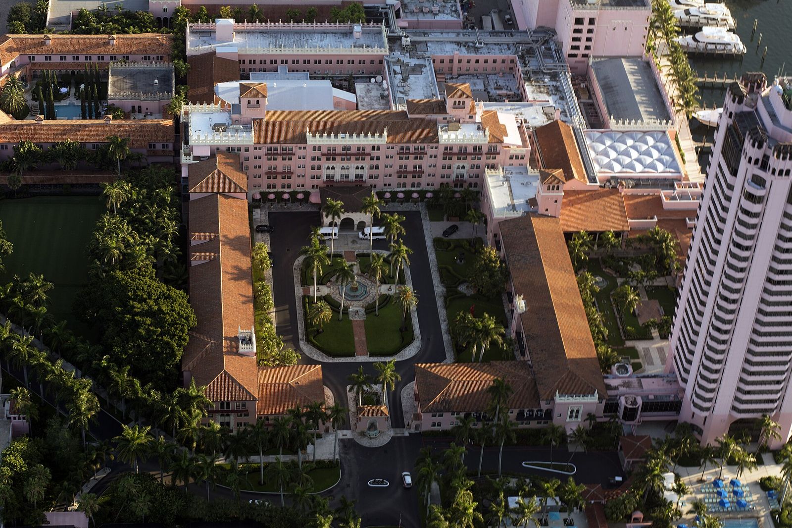 Boca Raton Resort main entrance photo Don Ramey Logan, Cavallino Classic