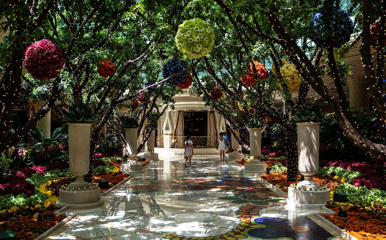 Indoor garden and atrium at the Wynn Las Vegas, COUTURE