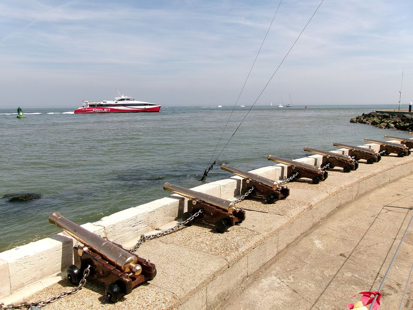 Starting cannons, Royal Yacht Squadron, Cowes, Isle of Wight, England, Cowes Week