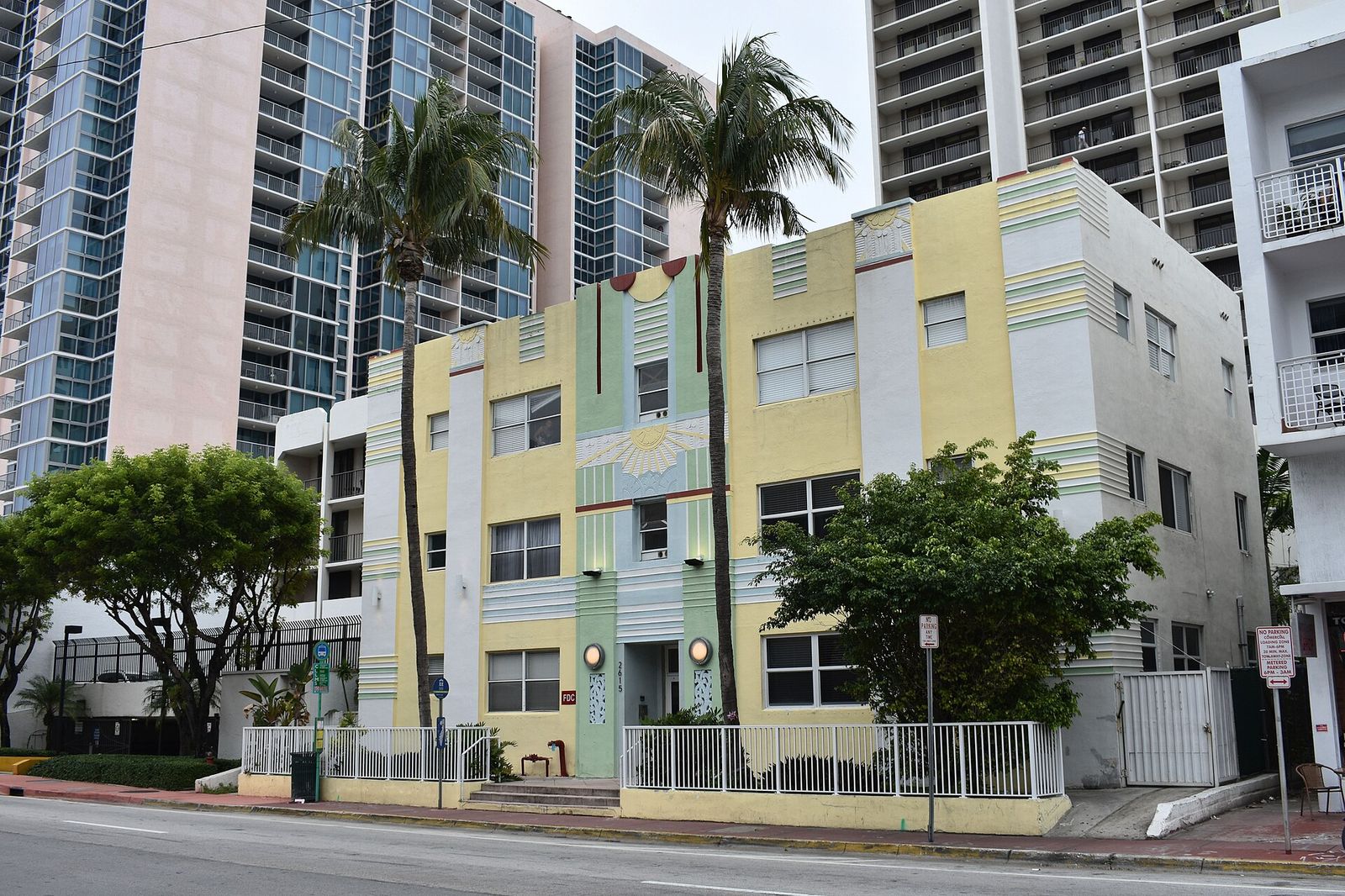 The Lakeside Apartments (1935) was designed by Harry O. Nelson and is part of the Collins Waterfront Architectural District, Design Miami