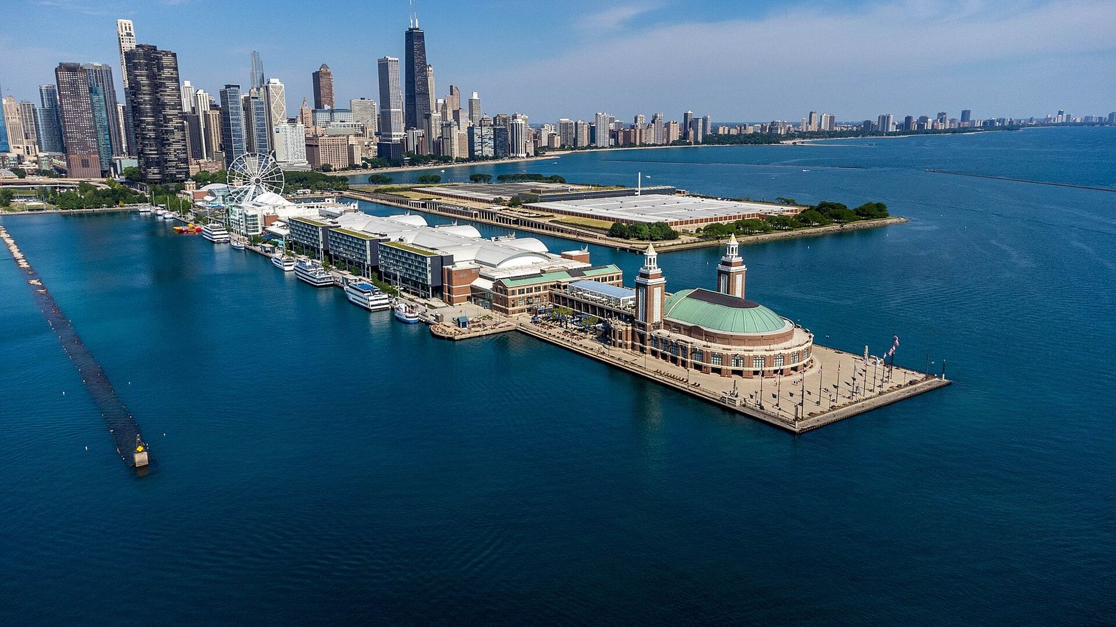 Navy Pier looking north-west in 2022, EXPO CHICAGO