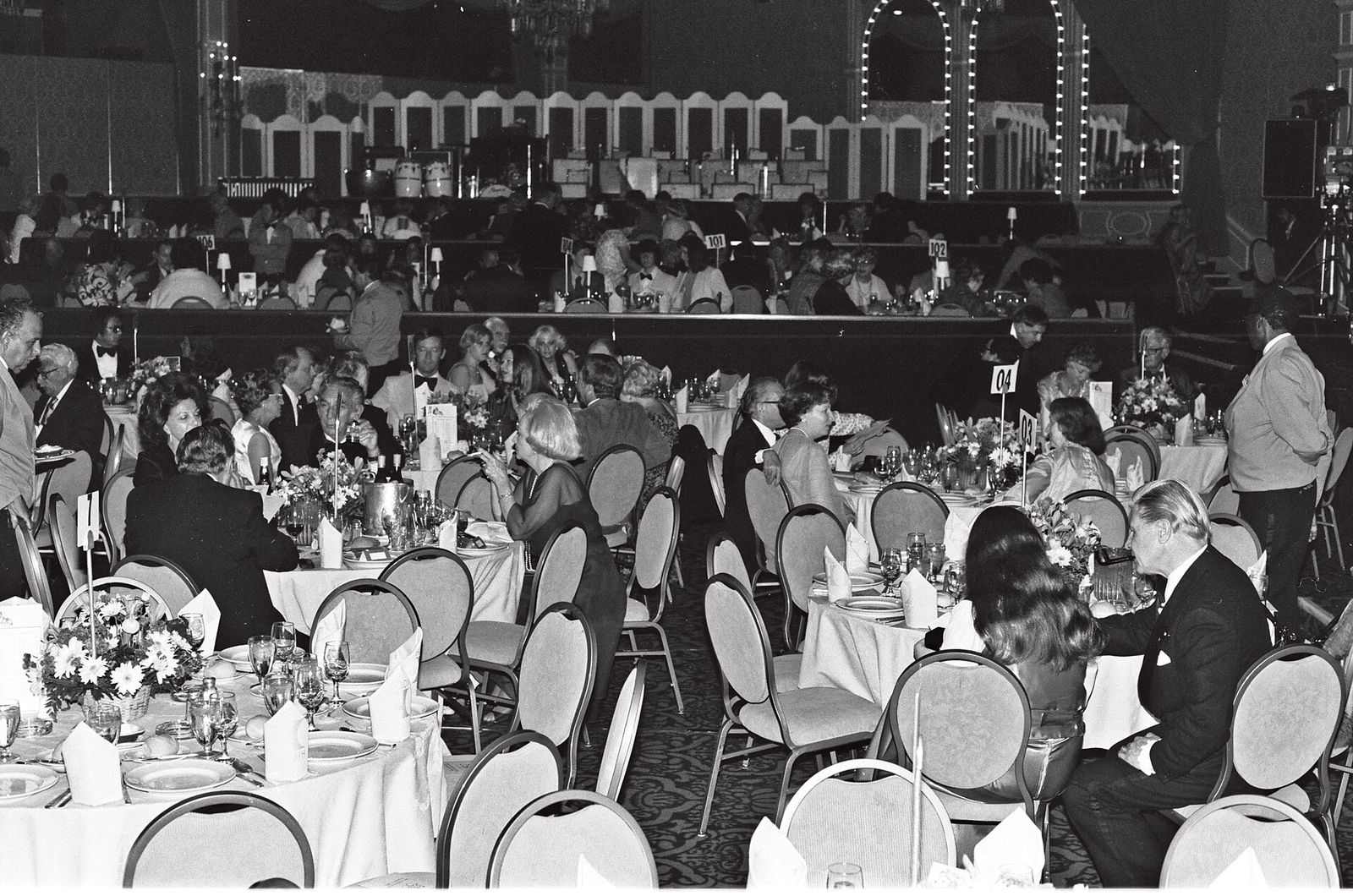The ballroom of the Beverly Hilton Hotel, at the National Film Society convention, May 1979, Golden Globe Awards