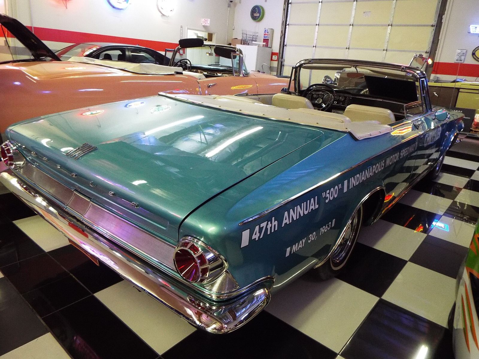 1963 Chrysler 300-Rear view of the Pace Setter of the 47th Indianapolis, Indianapolis 500