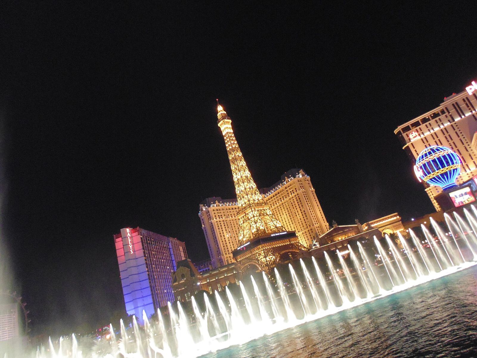 Exterior of Paris Las Vegas, Las Vegas Grand Prix