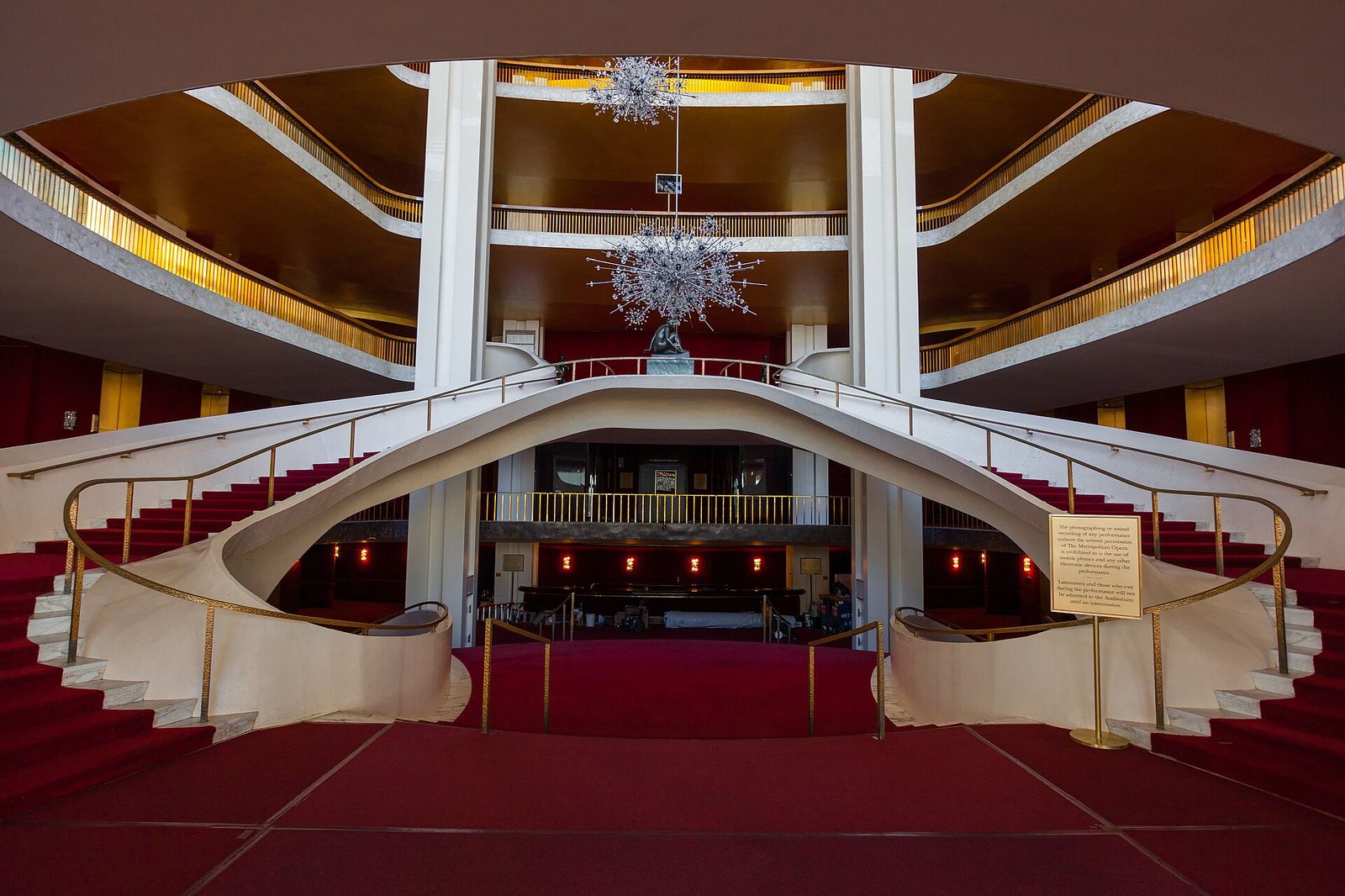 Metropolitan Opera House staircase, Metropolitan Opera Opening Night