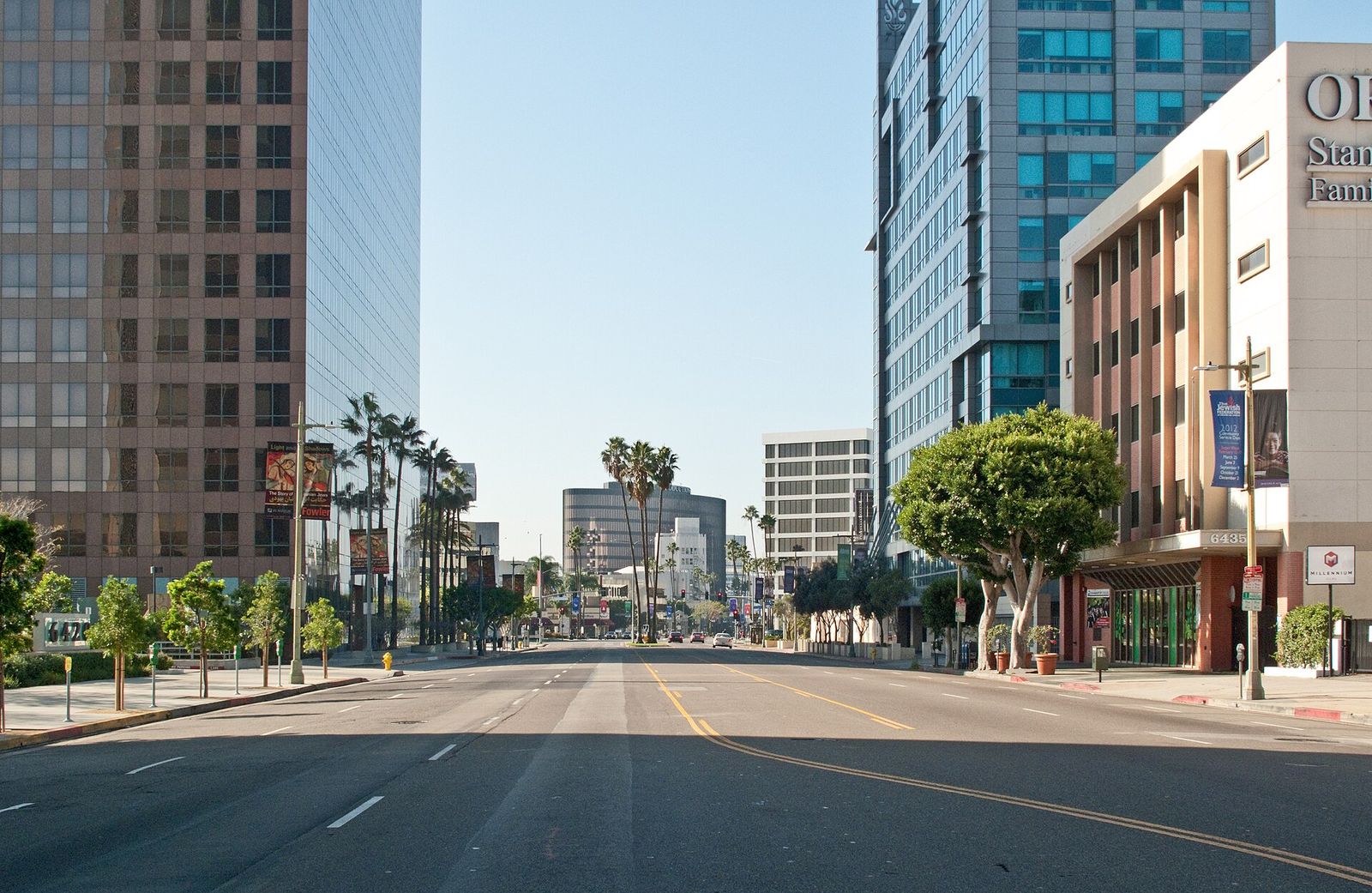 Wilshire Blvd in the Fairfax District, looking west towards Beverly Hills, Milken Institute Global Conference