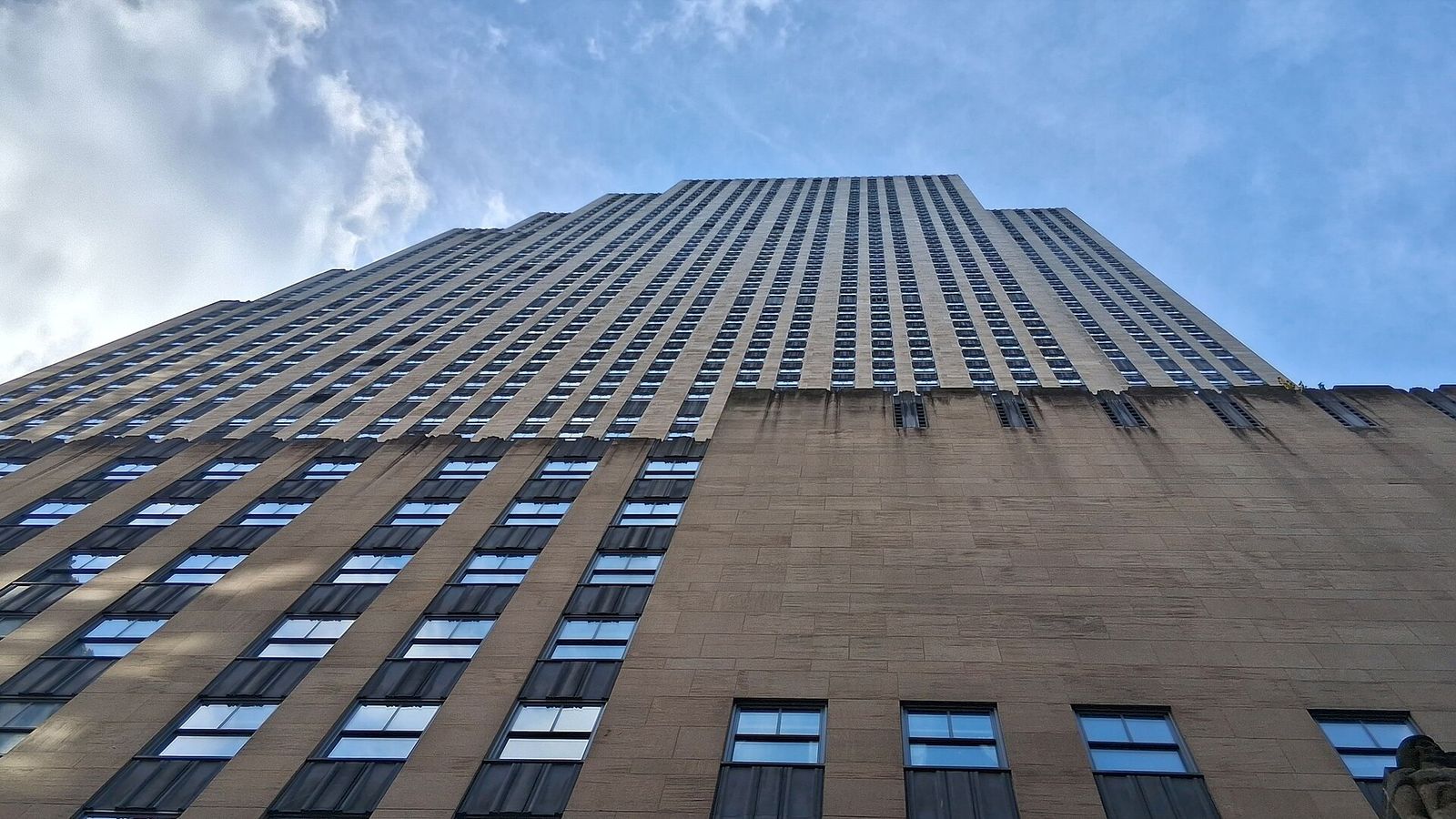 Rockefeller Center in November 2025, New York Fall Marquee Auctions