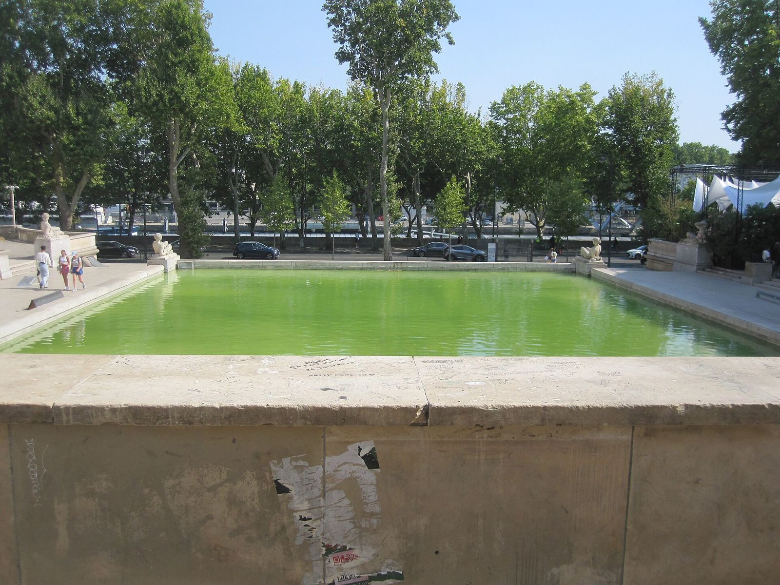 Pond outside the Palais de Tokyo in Paris, France, Paris Fashion Week Menswear
