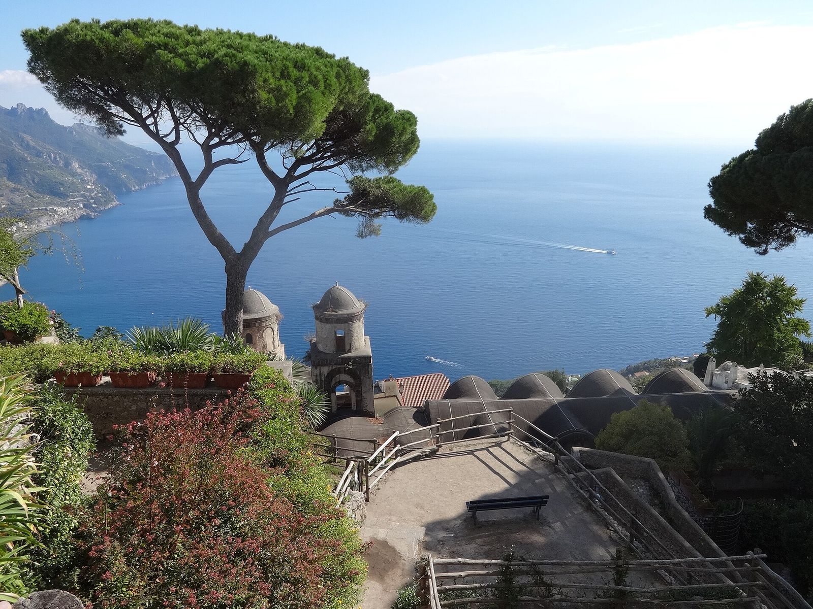 Panoramic view of the terrace garden at Villa Rufolo, Ravello Festival