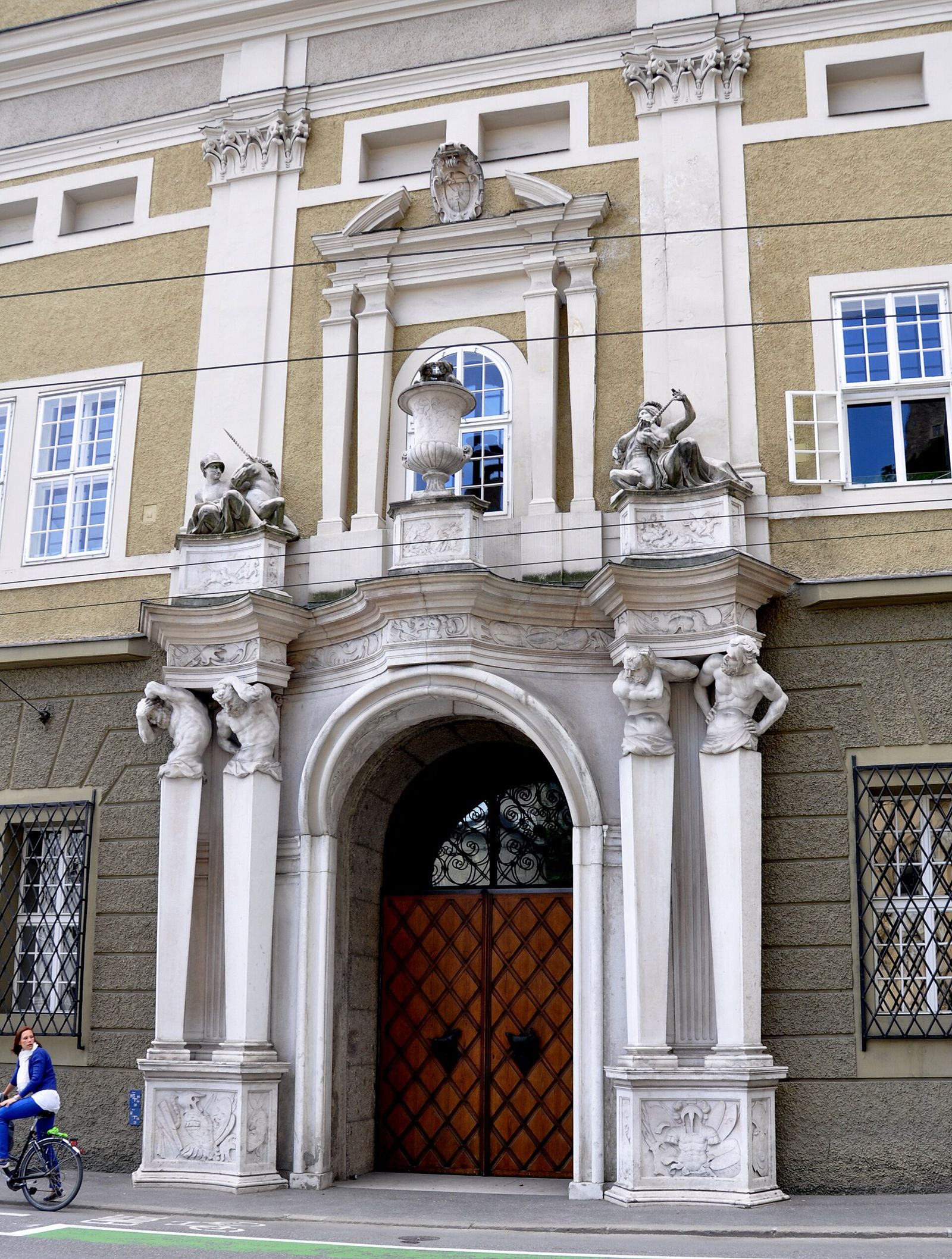 Salzburg, Großes Festspielhaus, Portal am Herbert-von-Karajan-Platz, Salzburg Festival