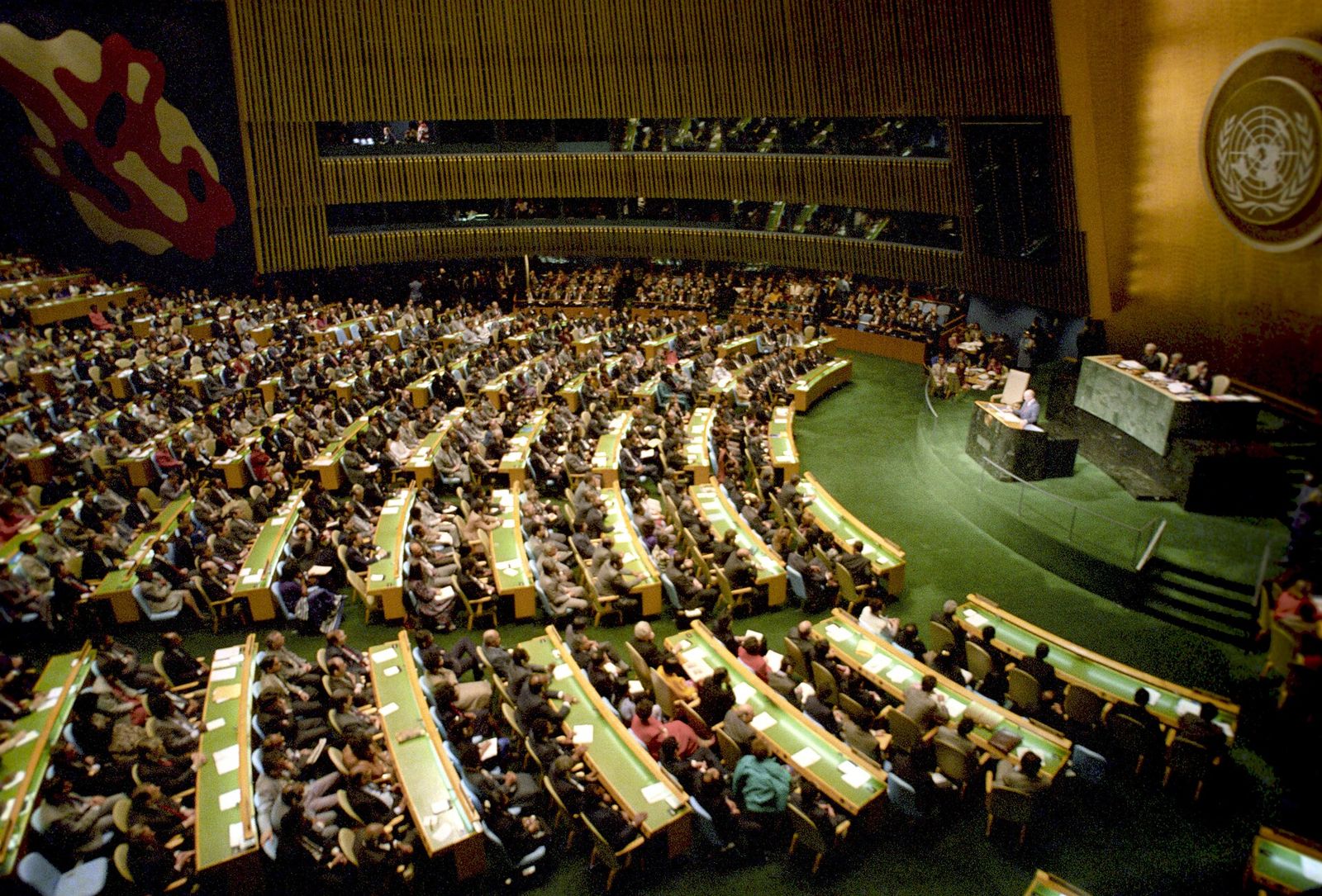Mikhail Gorbachev addressing UN General Assembly session”. December 1988, UN General Assembly High-Level Week
